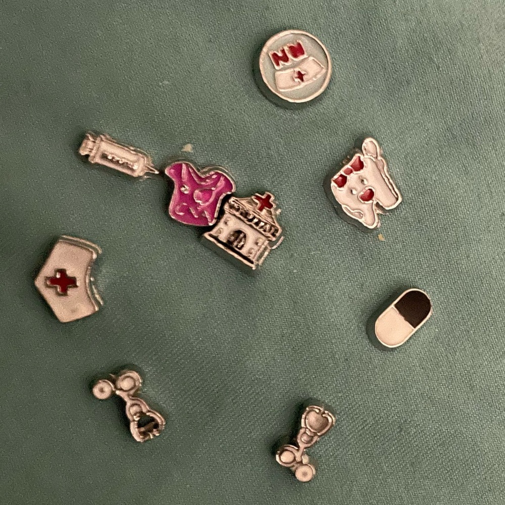 Memory Locket Bracelet - Picture 3 of 3